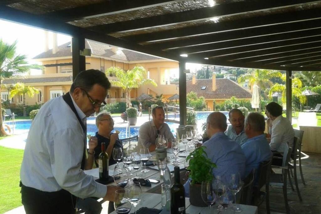 Lagenhet Med 4 Pooler, Gym, Restaurang & Jatte Nara Puerto Banus & Golf Apartemen
