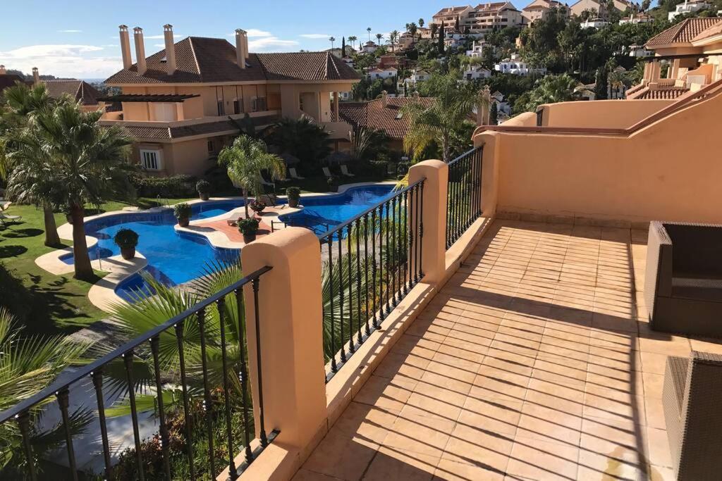 Lagenhet Med 4 Pooler, Gym, Restaurang & Jatte Nara Puerto Banus & Golf Apartament Marbella